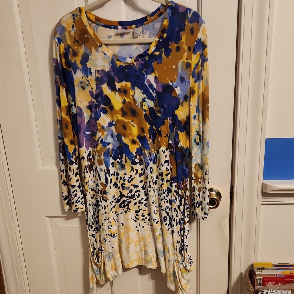 LOGO Lori Goldstein Floral Print Women's Long Sleeve Top